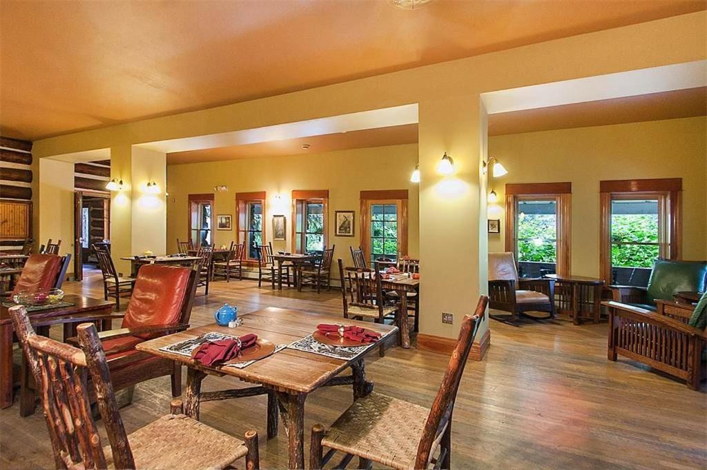 Alps Boulder Canyon Inn Bagian luar foto